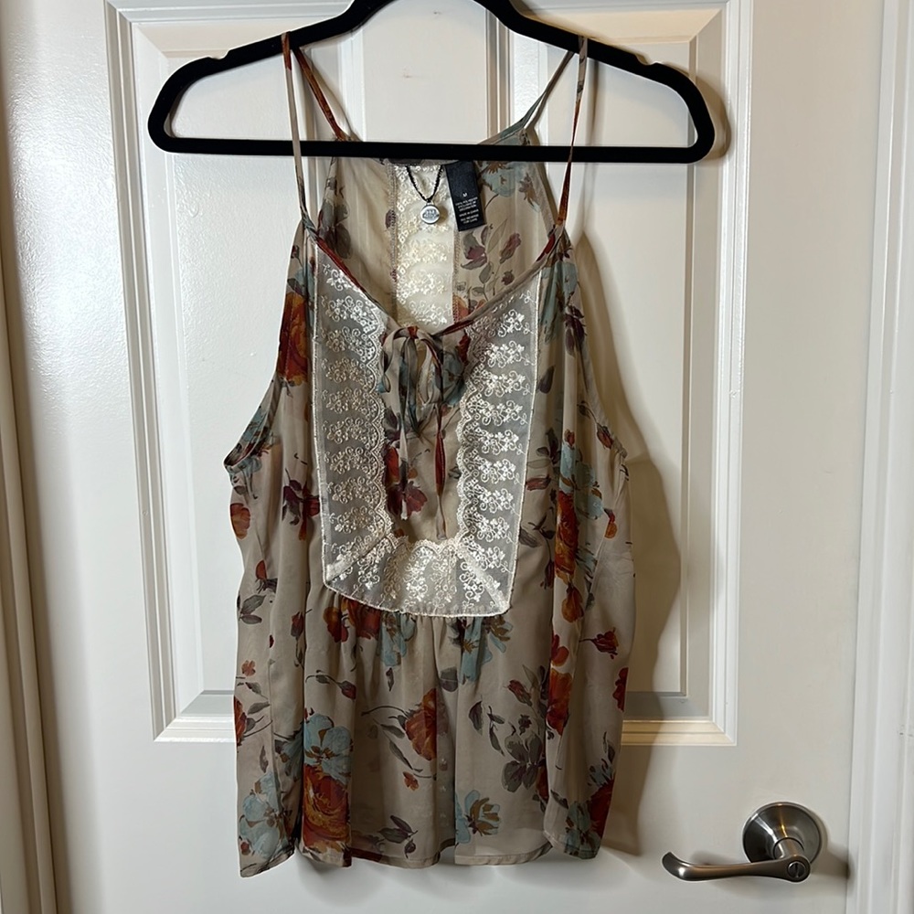 Bke Boutique Buckle Tank Top Womens Size M Floral V-neck Lace